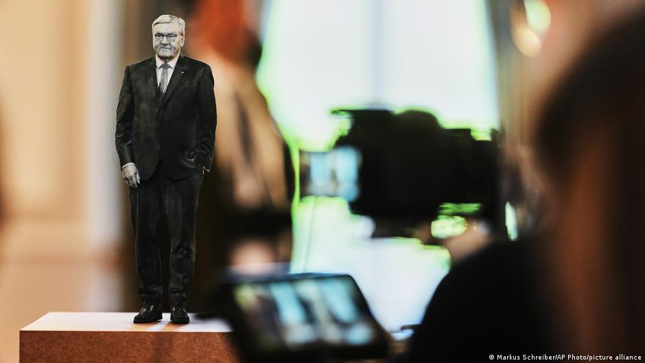 Art Exhibition at German Presidential Residence Provokes Public Discourse