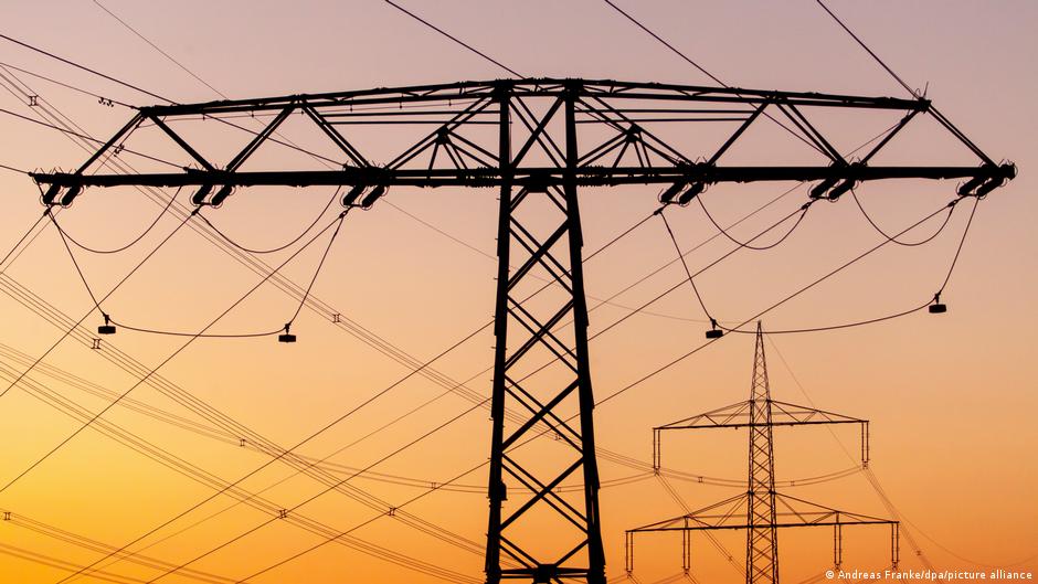 Extreme Heat Intensifies Blackout Risks and Strains Global Power Grids