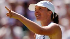 Swiatek Advances at Wimbledon, Earning High Praise from Navratilova
